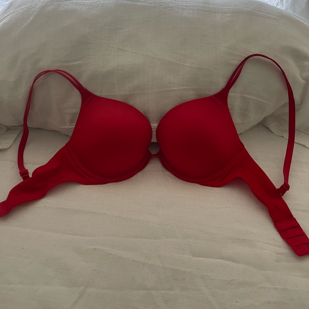 Victoria Secret very sexy push up bra